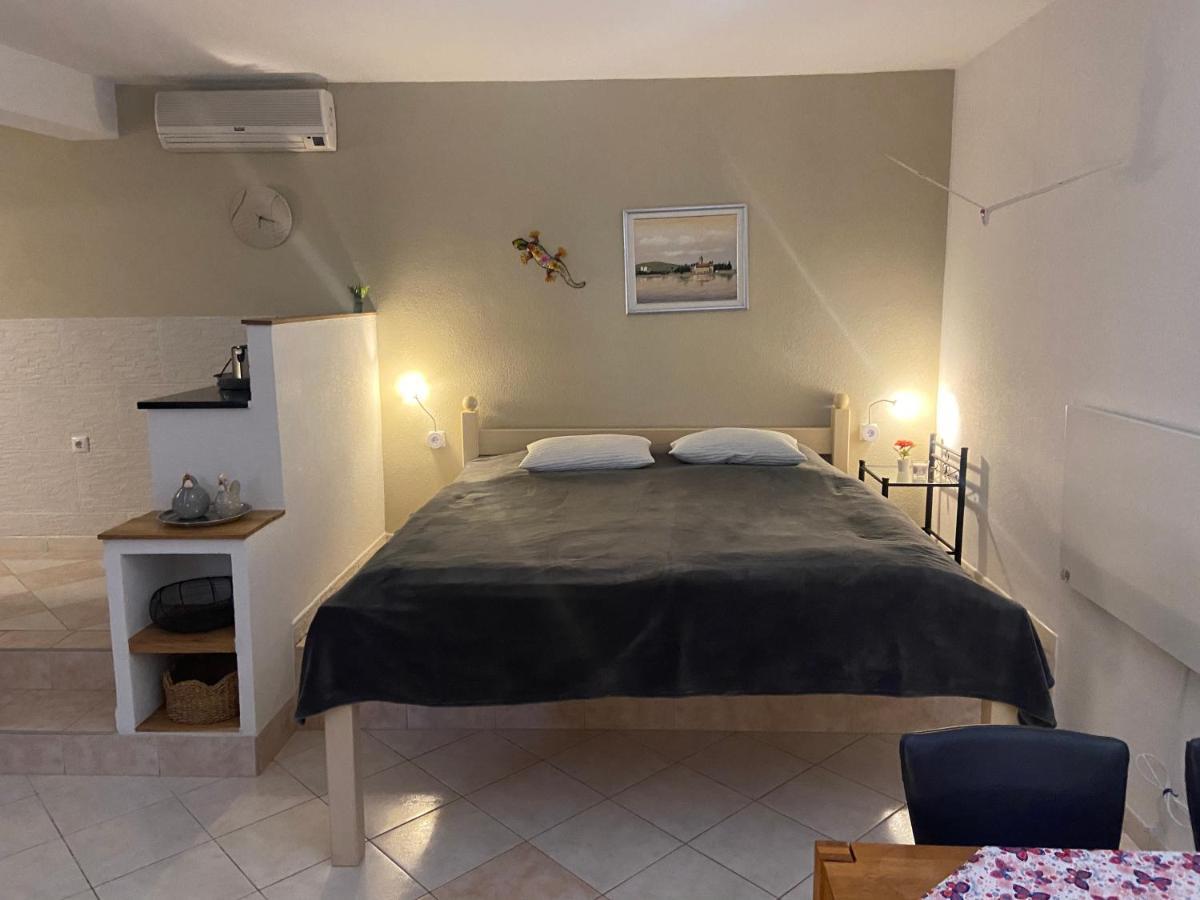 Vila Sunce Vis Exterior photo